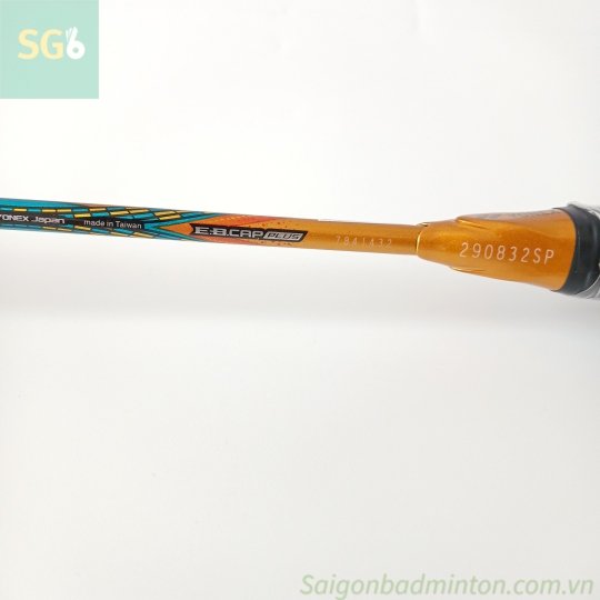 Vợt cầu lông Yonex astrox 88d tour 2021.