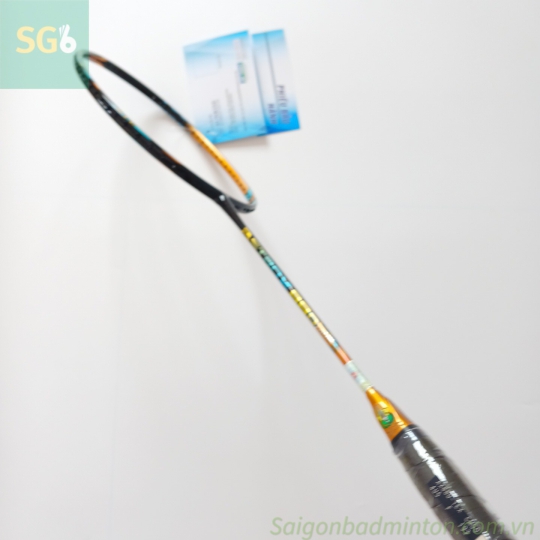 Vợt cầu lông Yonex astrox 88d tour 2021.